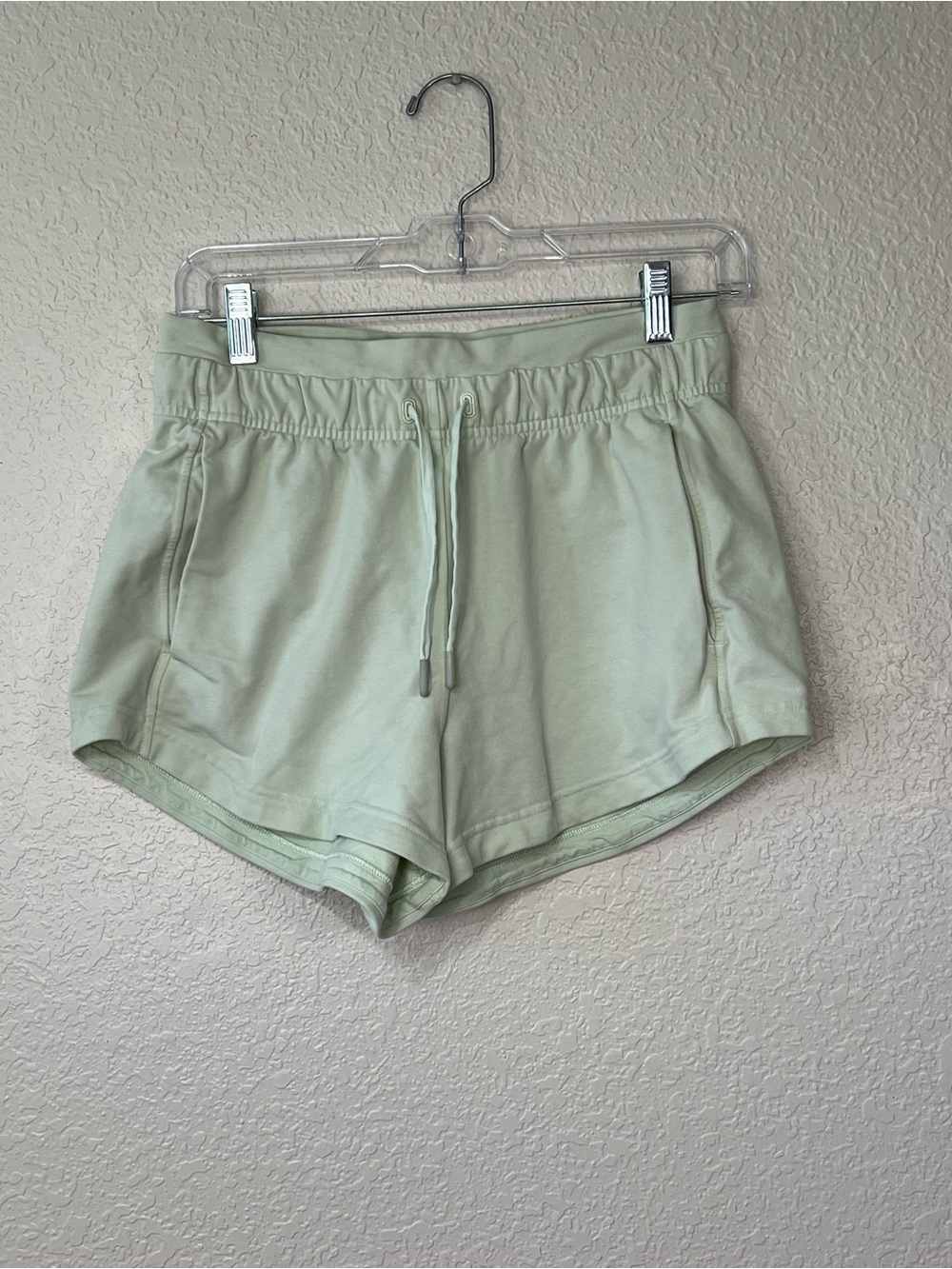 Lululemon Inner Glow High-Rise Short 3" Inseam Women's Size 6 Kohlrabi Green